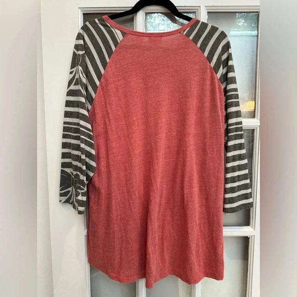LuLaRoe Vintage Randy Baseball Tee 3/4 Sleeves Heathered Red Grey Bows Size 3X - Picture 2 of 10